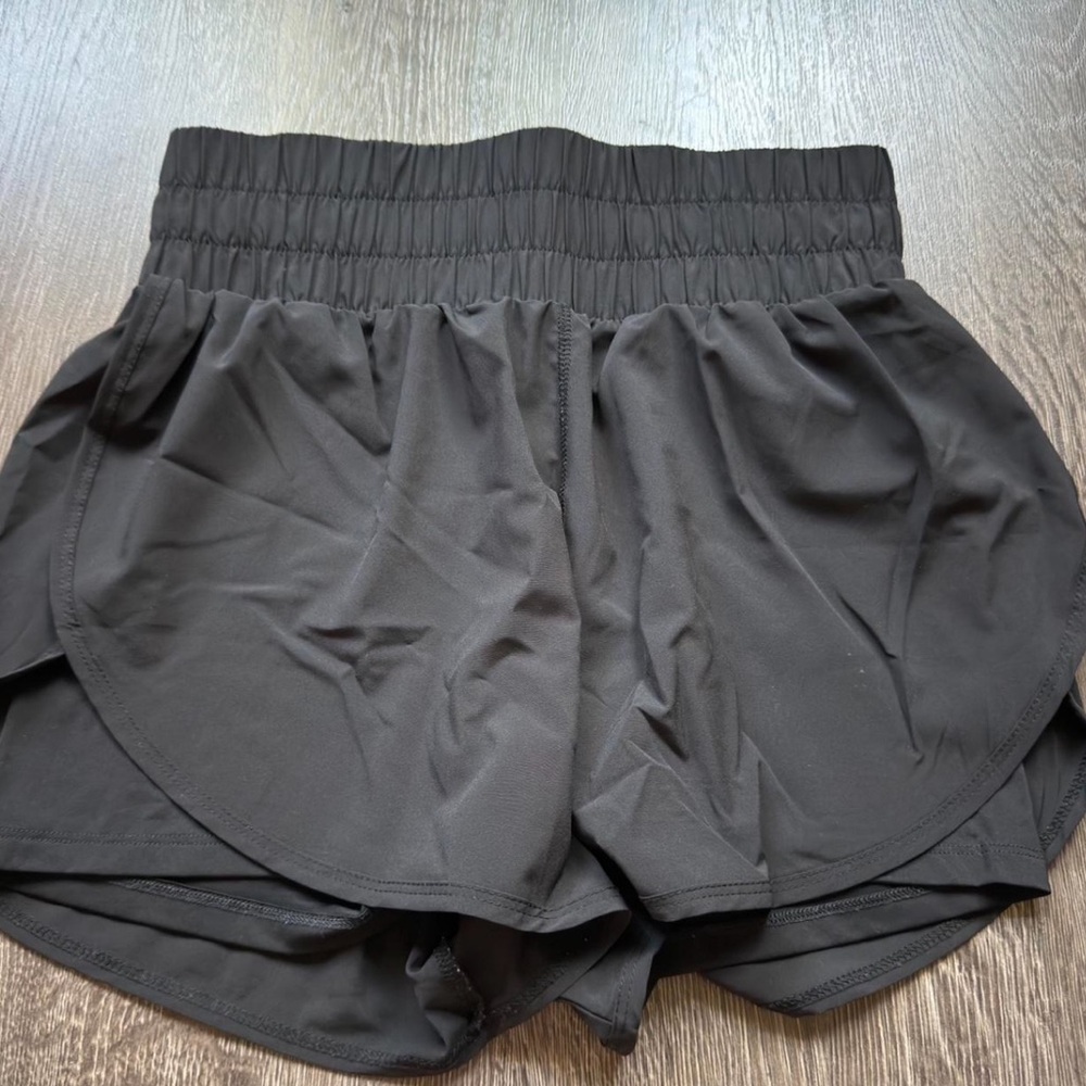 Balance athletica shorts
